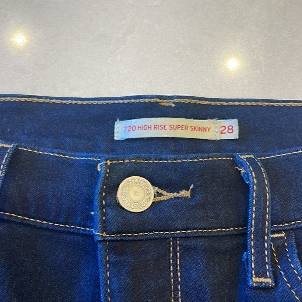 Levi’s 720 high rise super skinny women’s jeans size 28, excellent condition. - Picture 4 of 8